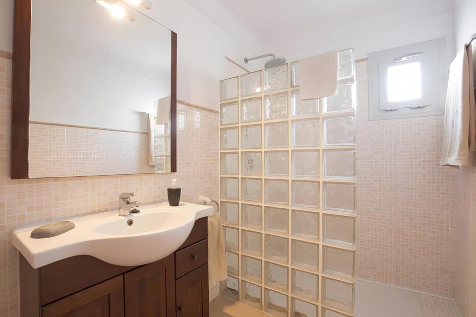 Bathroom, Living room