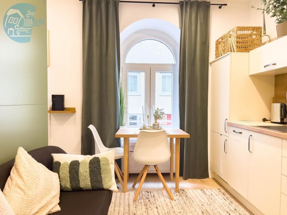 Marco Polo 26A Tirabora Short Rent Apartment in Trieste