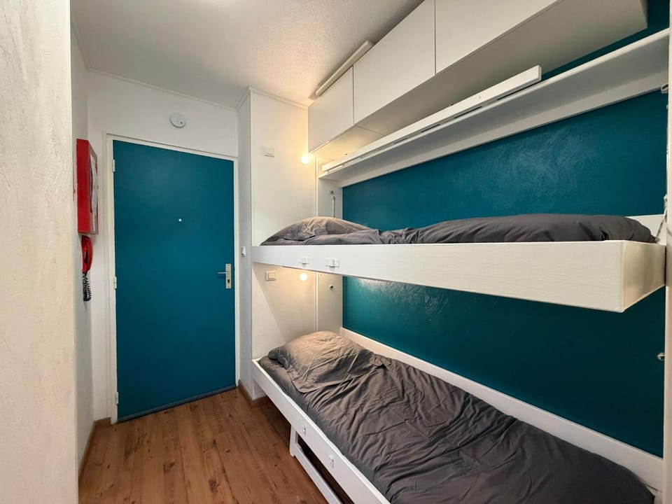 bunk bed