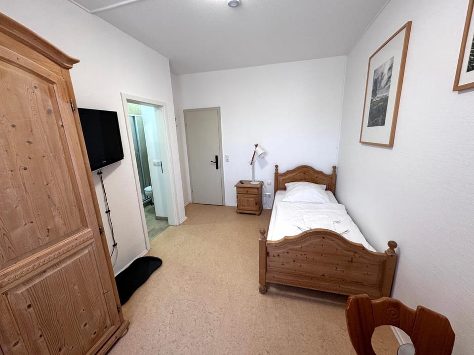 Bed, TV and multimedia