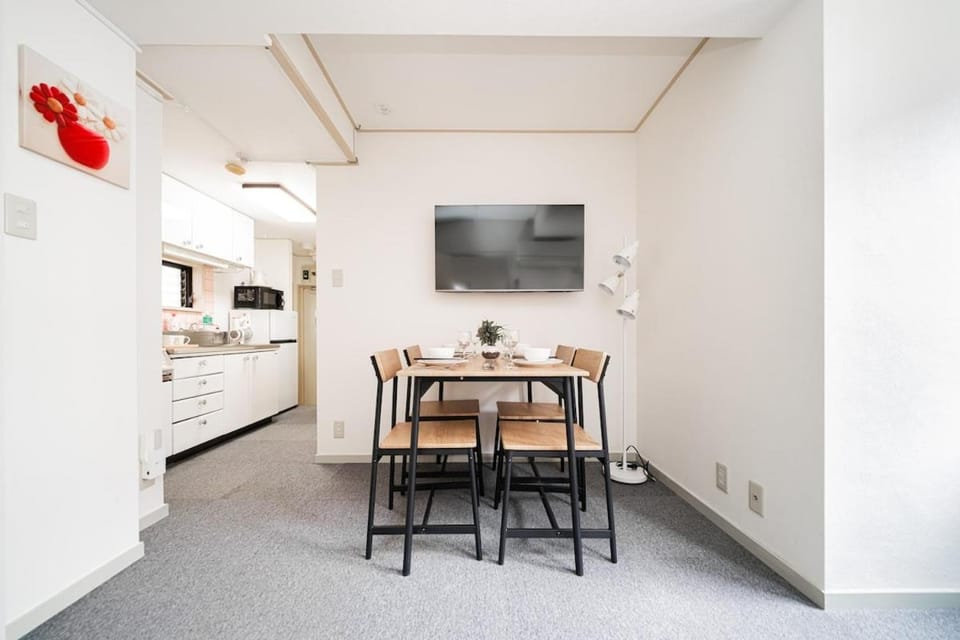 Mukai elevator Apt 5min walk to subway Apartment in Japan