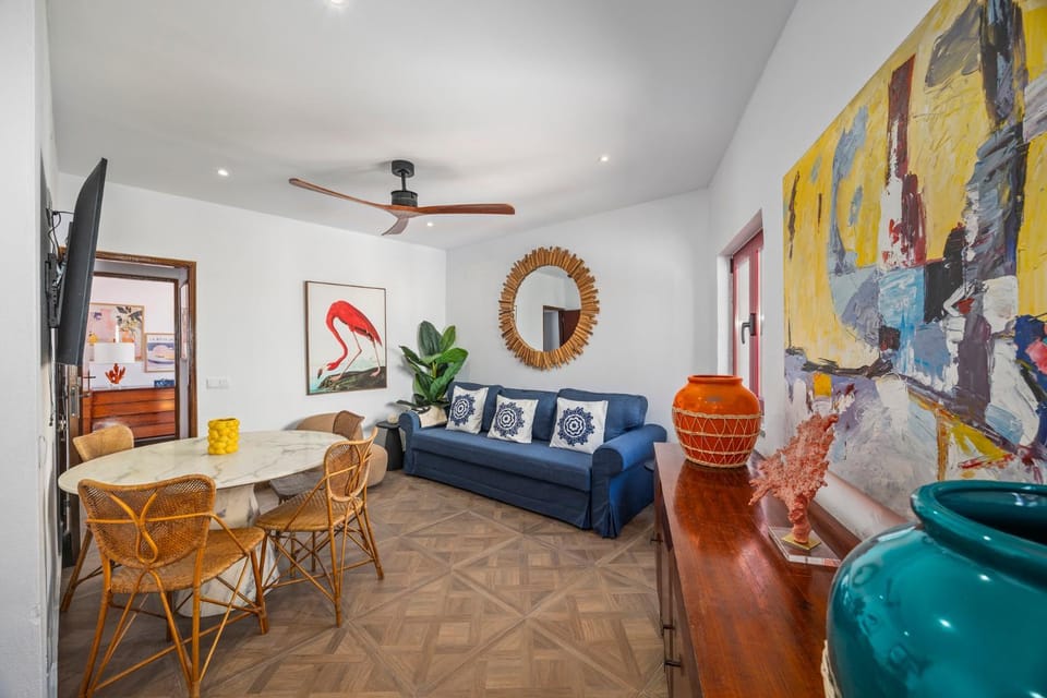 Living room, Dining area