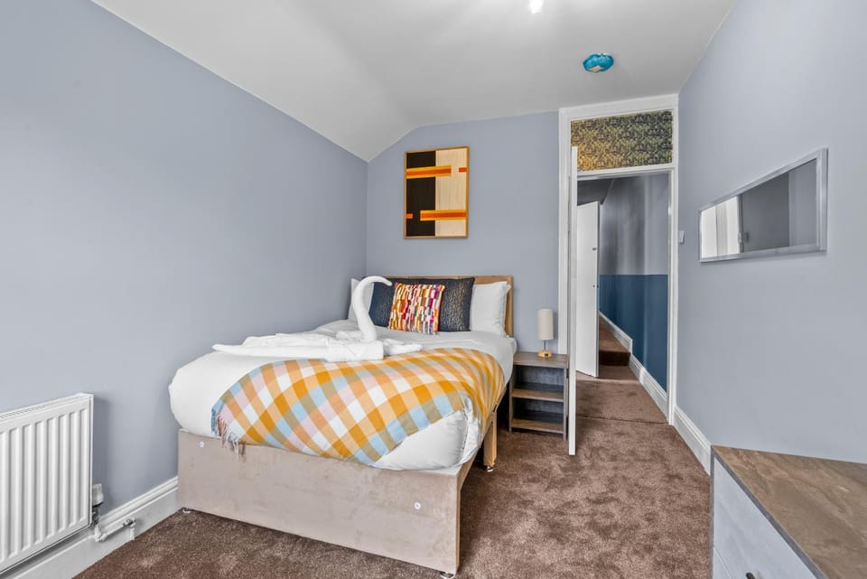 Bed, Bedroom