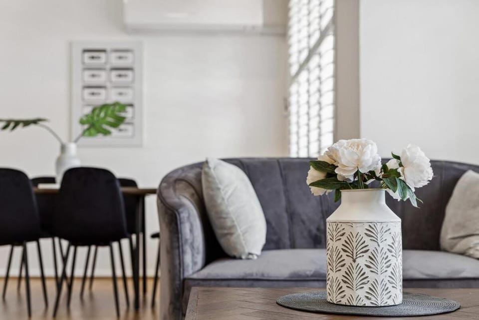 Fairlight Luxe Escape 4BR with Parking House in Sydney