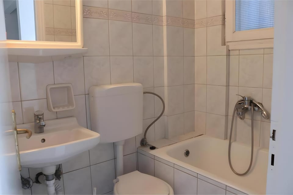 Bathroom, Living room