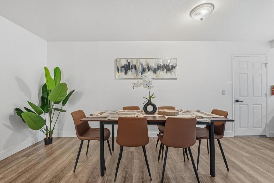 4756 - Spacious 4BR Home in South SJ Family-Friendly Villa in San Jose