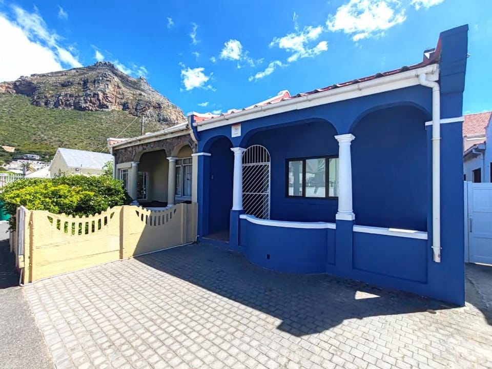 Surf Cottage House in Cape Town