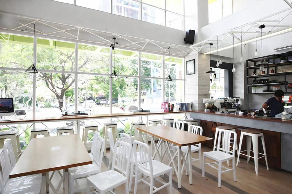 Restaurant/places to eat, Lounge or bar, Seating area