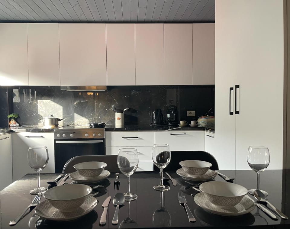 SH Guesthouse Apartment in Ksamil