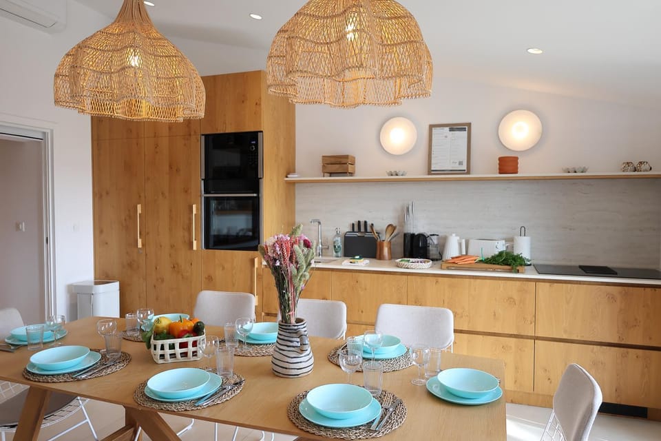 Kitchen or kitchenette, Dining area, stove, toaster