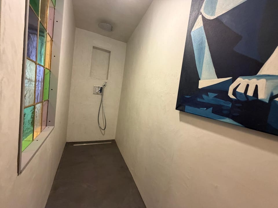 Bathroom, Decorative detail