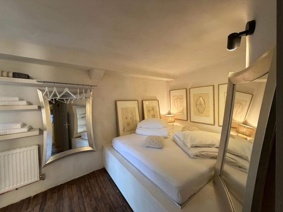 Bed, Bedroom, wardrobe