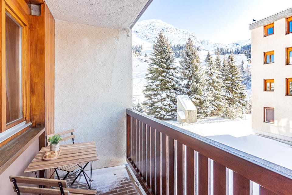 Ski School, Ski School, Skiing, Skiing, Balcony/Terrace, Balcony/Terrace, Hiking, Hiking, Pets, Swimming pool