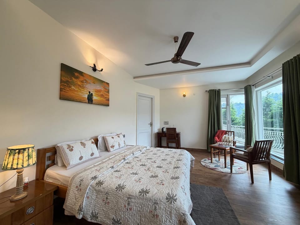 Bed, Photo of the whole room