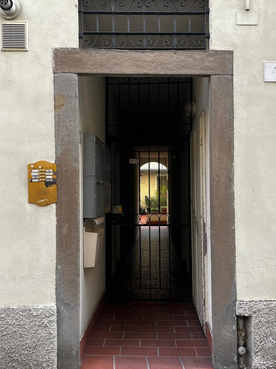 Facade/entrance