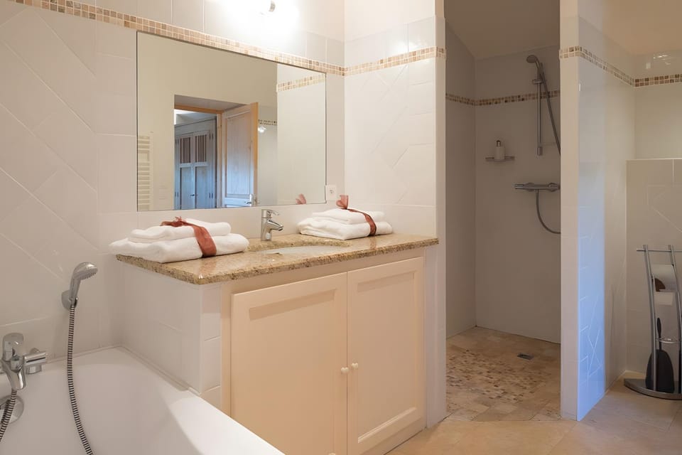 Bathroom, Living room