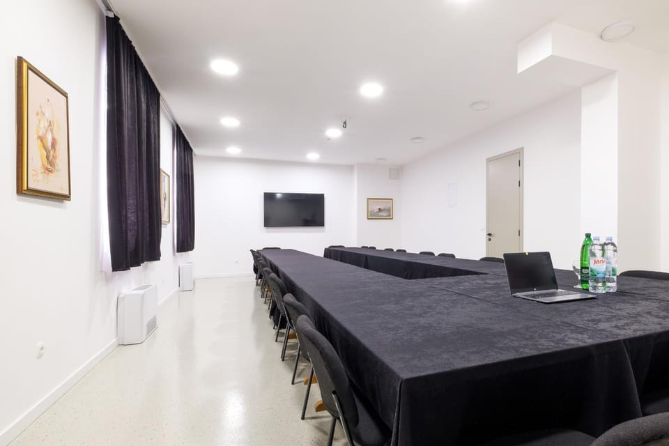Meeting/conference room
