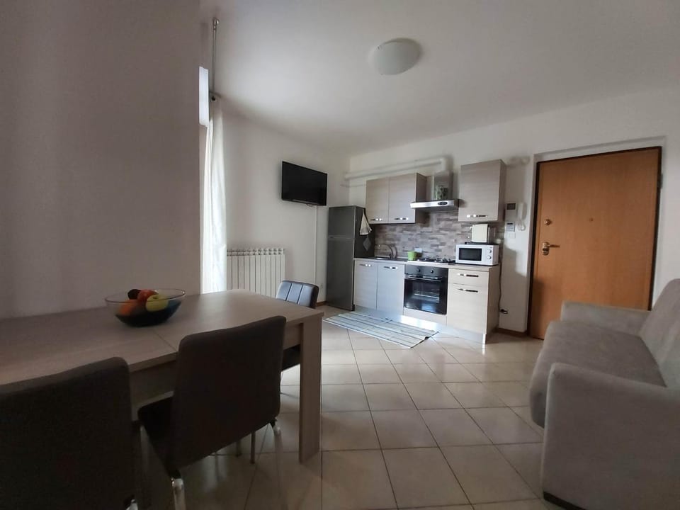 TV and multimedia, Kitchen or kitchenette, Living room, Dining area, oven, pet friendly, stove