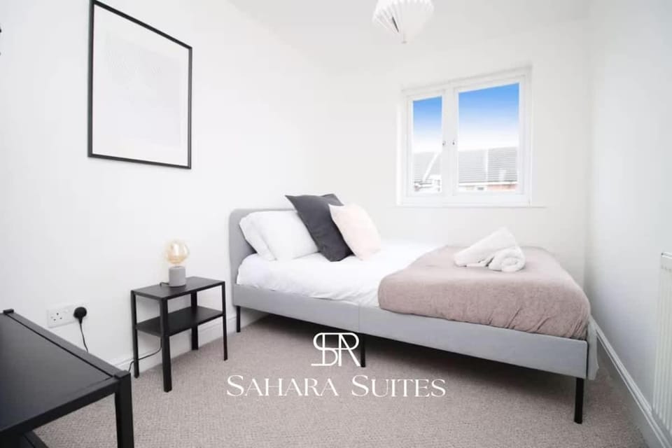 Spacious 5BR City Centre - Ideal for Contractors - Parking House in Newport