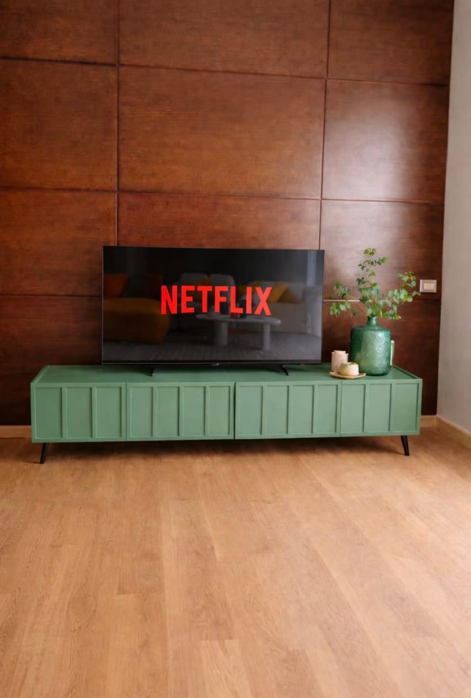 TV and multimedia, Living room, Seating area, Evening entertainment