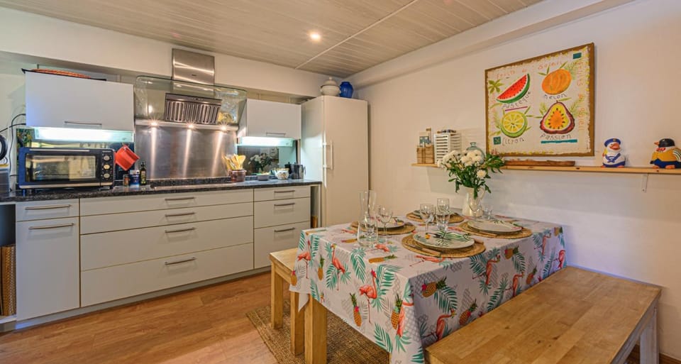 Dining area, Meals
