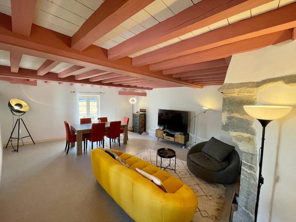 Communal lounge/ TV room, Living room