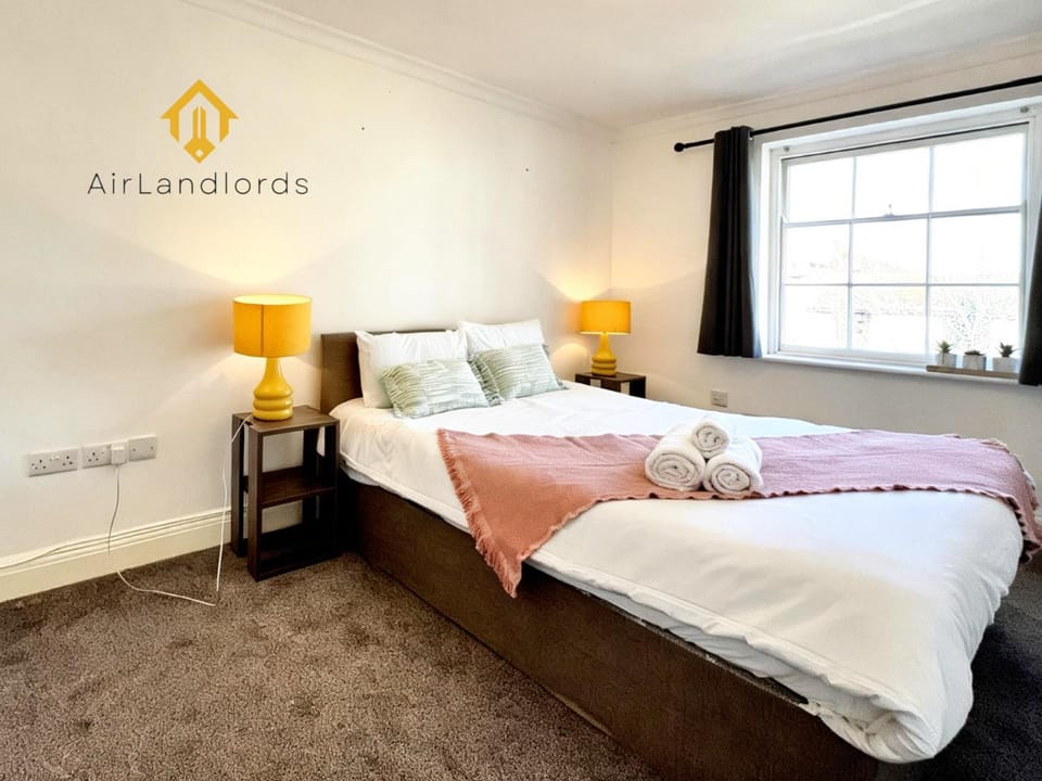 Unique 2 Bedroom Flat in the Heart of Reading! Apartment in Reading