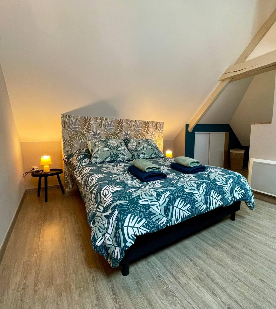 Bed, Bedroom