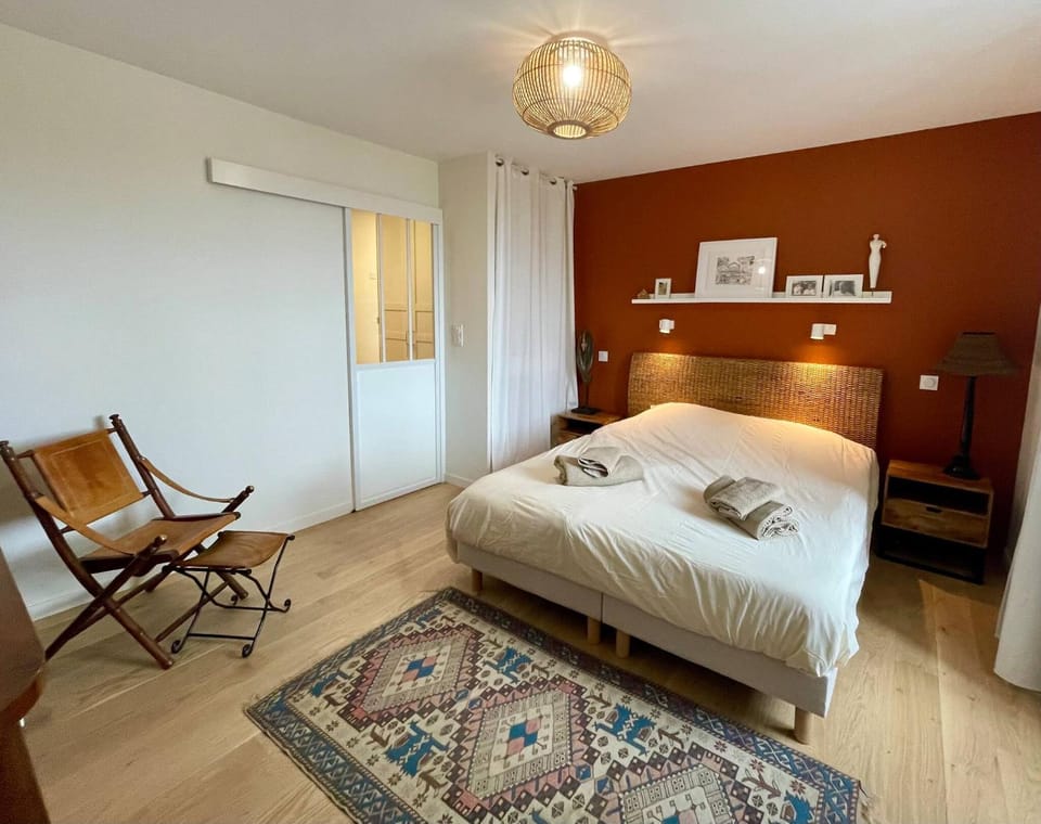 Bed, Bedroom