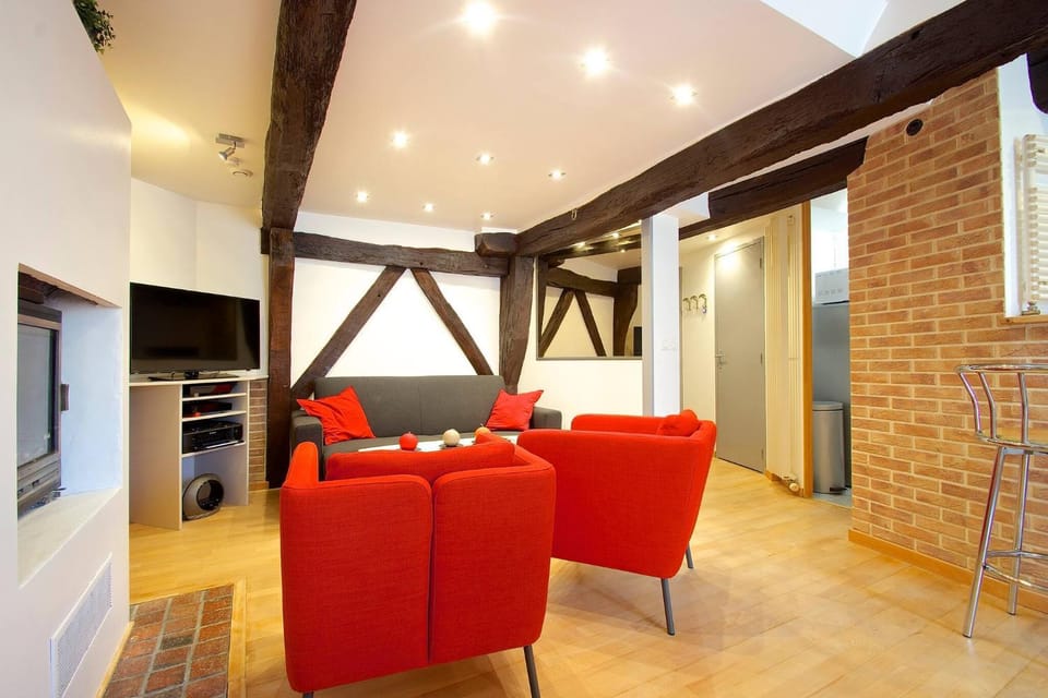 Communal lounge/ TV room, Living room