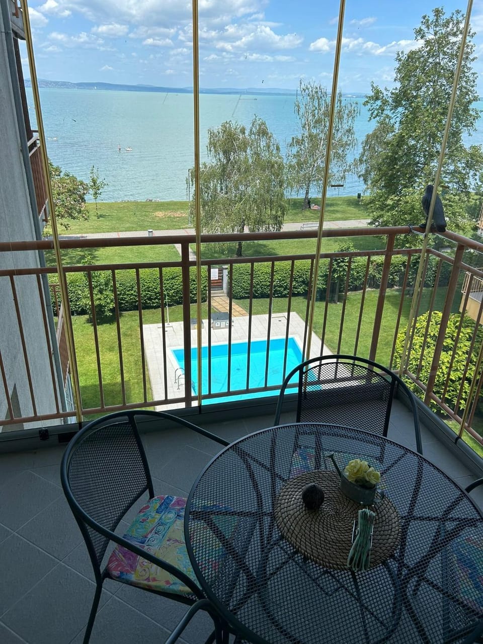 Balcony/Terrace, Lake view