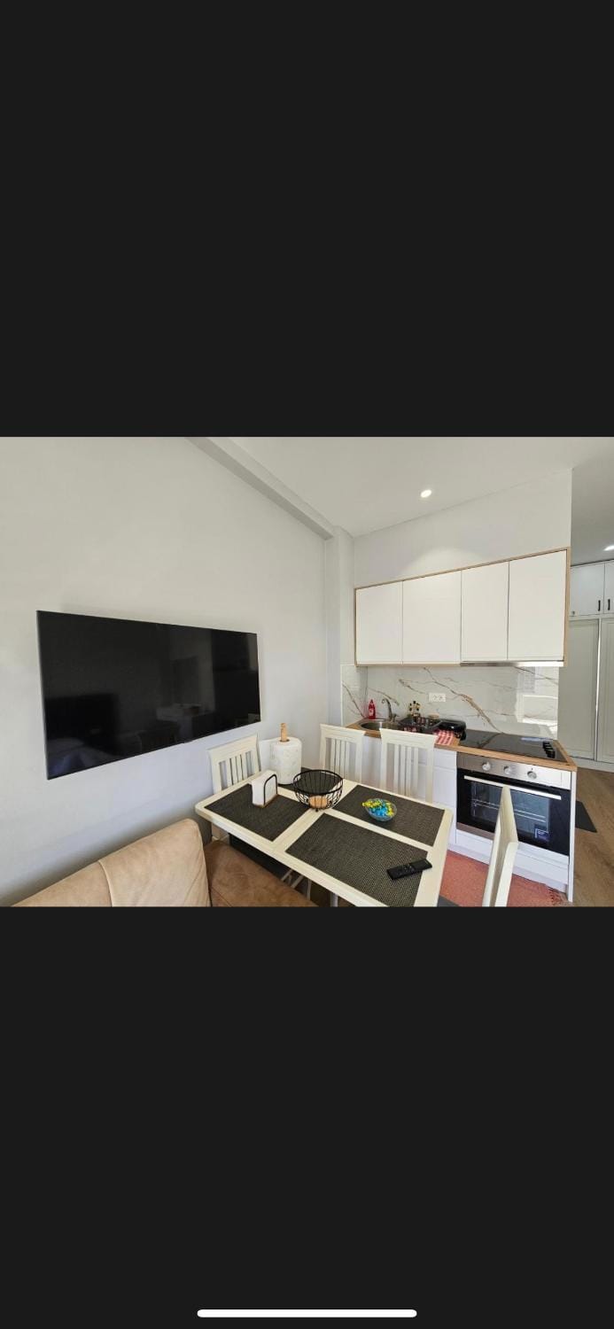TV and multimedia, Kitchen or kitchenette