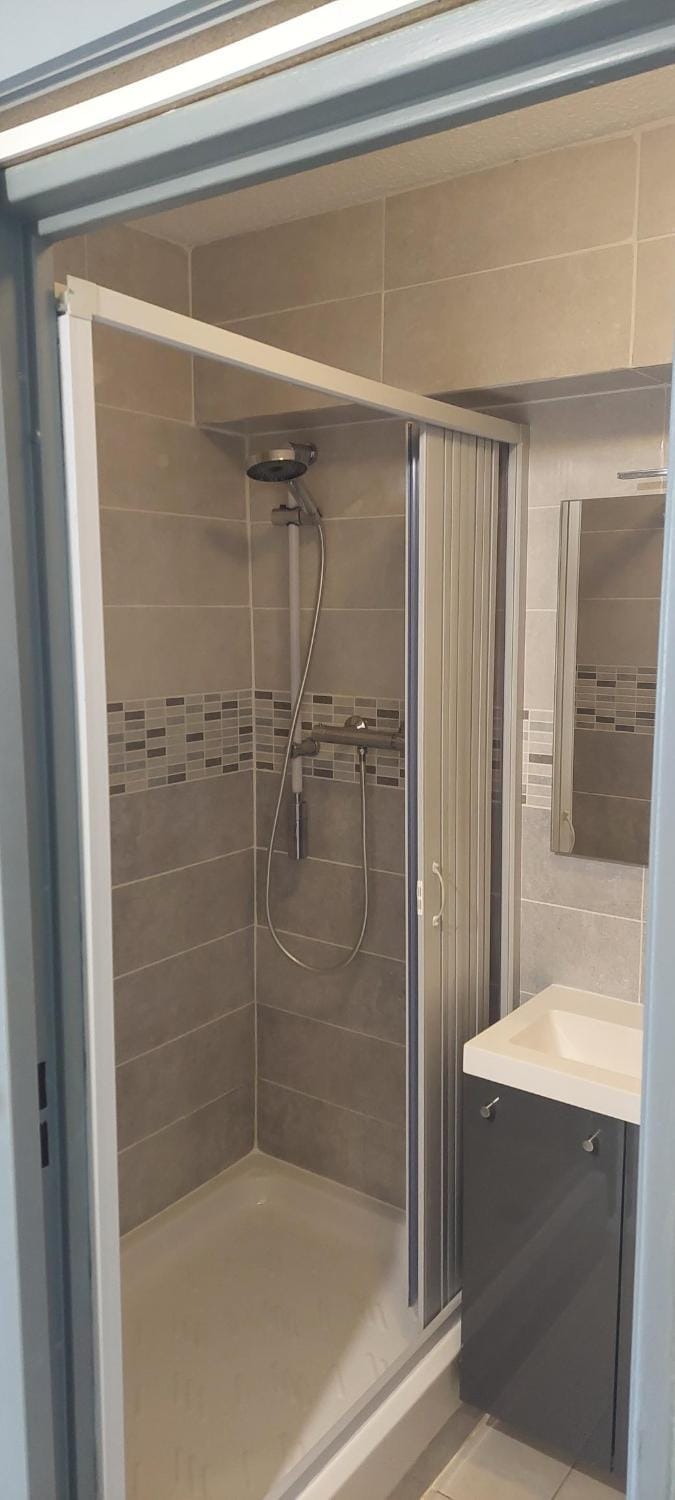 Shower, Bathroom