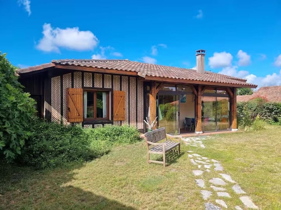Property building, Garden, Garden view, Parking