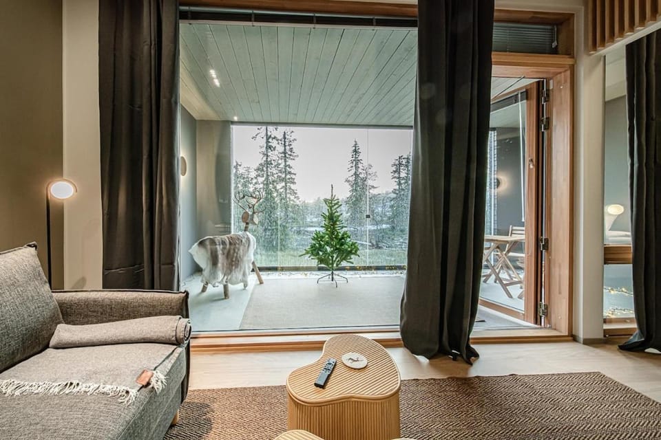 Patio, Living room