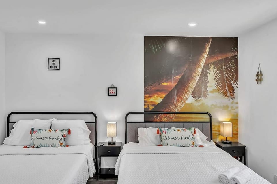 2 Queen Beds Hollywood Beach Vacation Hard Rock Apartment in Hollywood