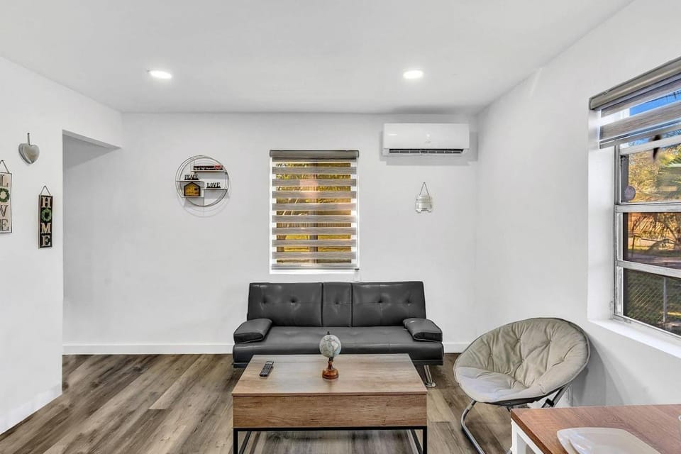 2 Queen Beds Hollywood Beach Vacation Hard Rock Apartment in Hollywood