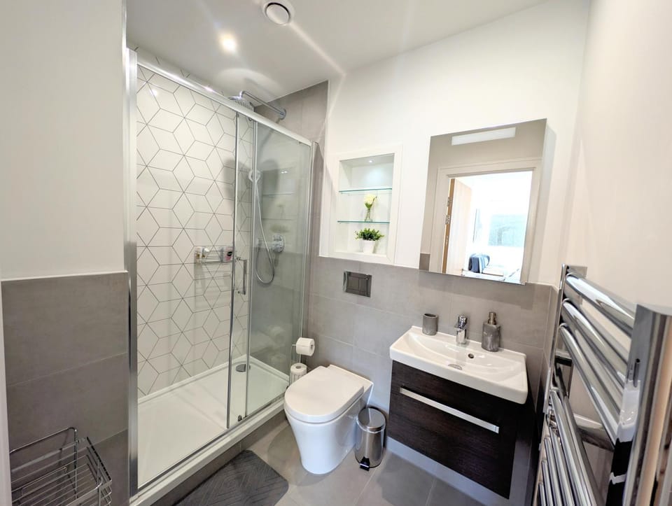 Shower, Toilet, Bathroom