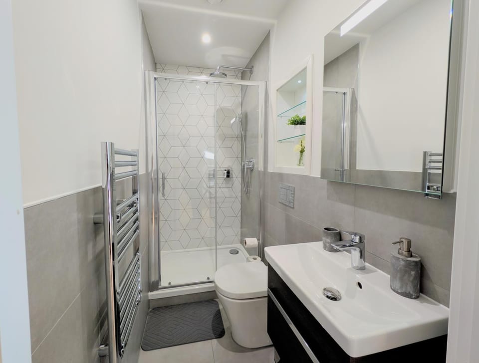 Shower, Toilet, Bathroom
