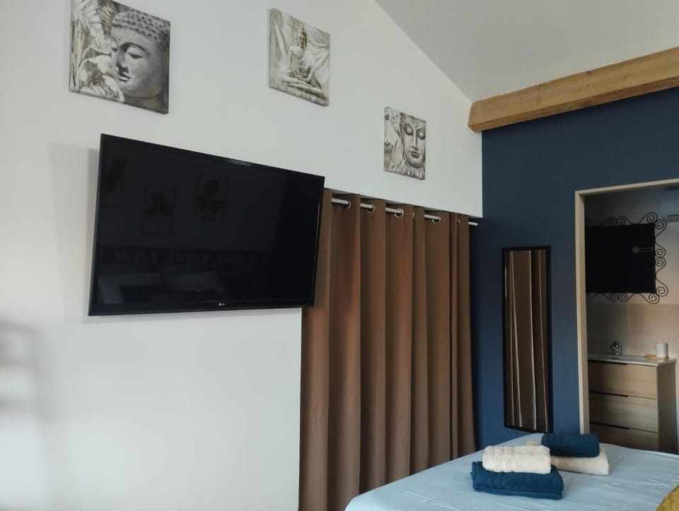 Aux Portes de la Camargue Bed and Breakfast in Nimes