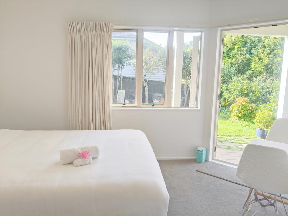 Bed, View (from property/room), Bedroom, towels