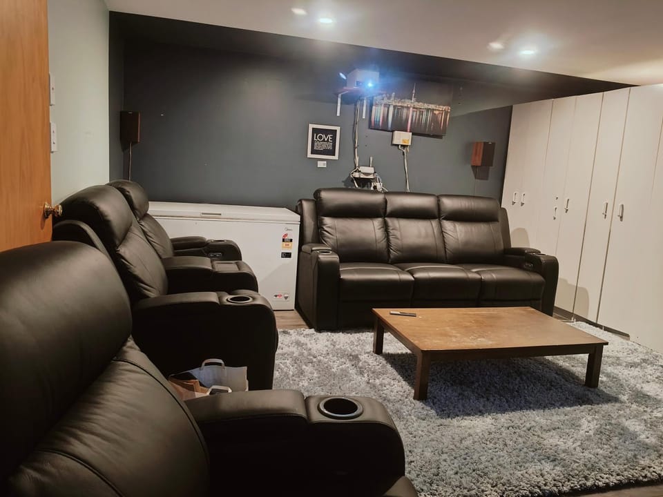 Entertainment, Internal: Not applicable to any particular room