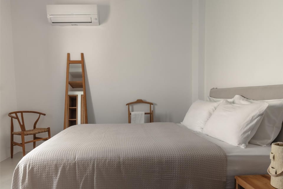 Bed, Bedroom, air conditioner