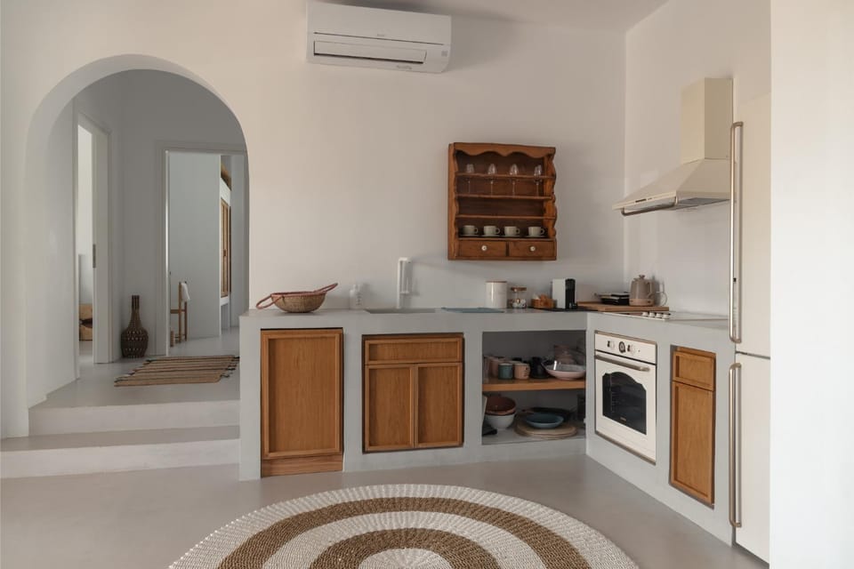 Kitchen or kitchenette, oven, stove