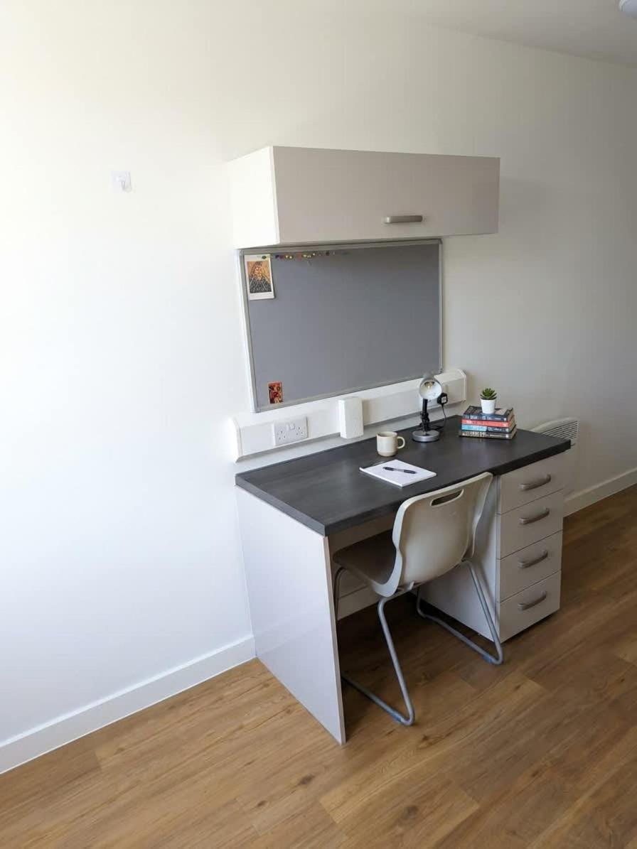 Modern Central Newcastle Studio w Kitchen & WiFi Apartment in Gateshead
