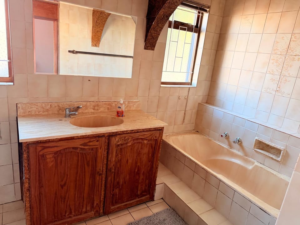 Zahies Accommodation Bed and Breakfast in Cape Town