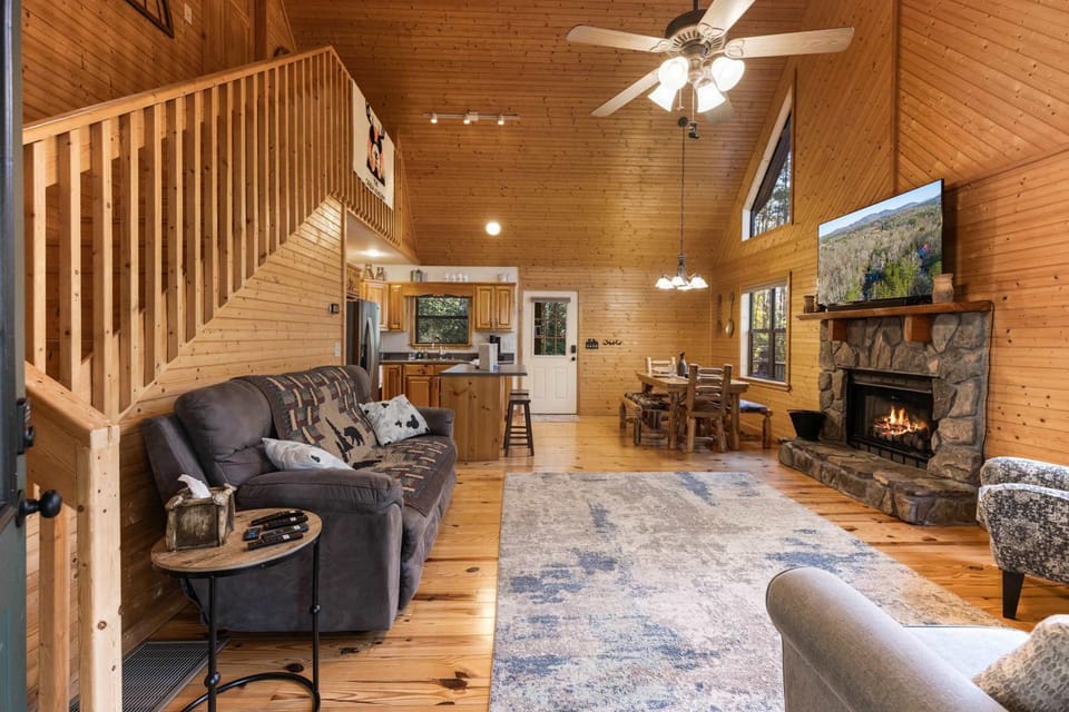 The Cabin Kingdom - Fun for kids and adults Cabin in Union County