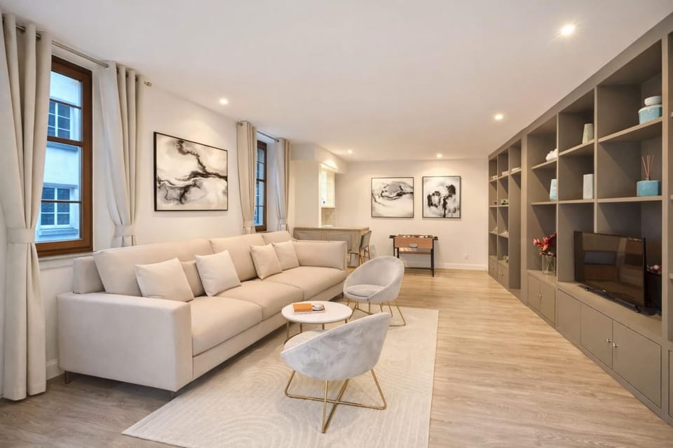 TV and multimedia, Living room, Seating area