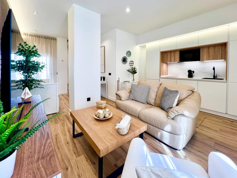 Kitchen or kitchenette, Living room, stove