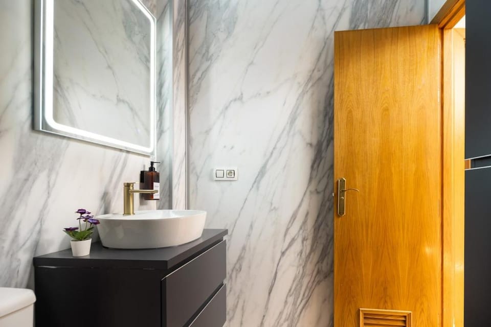 Stylish & Newly Renovated Retreat in Málaga Centre Apartment in Malaga